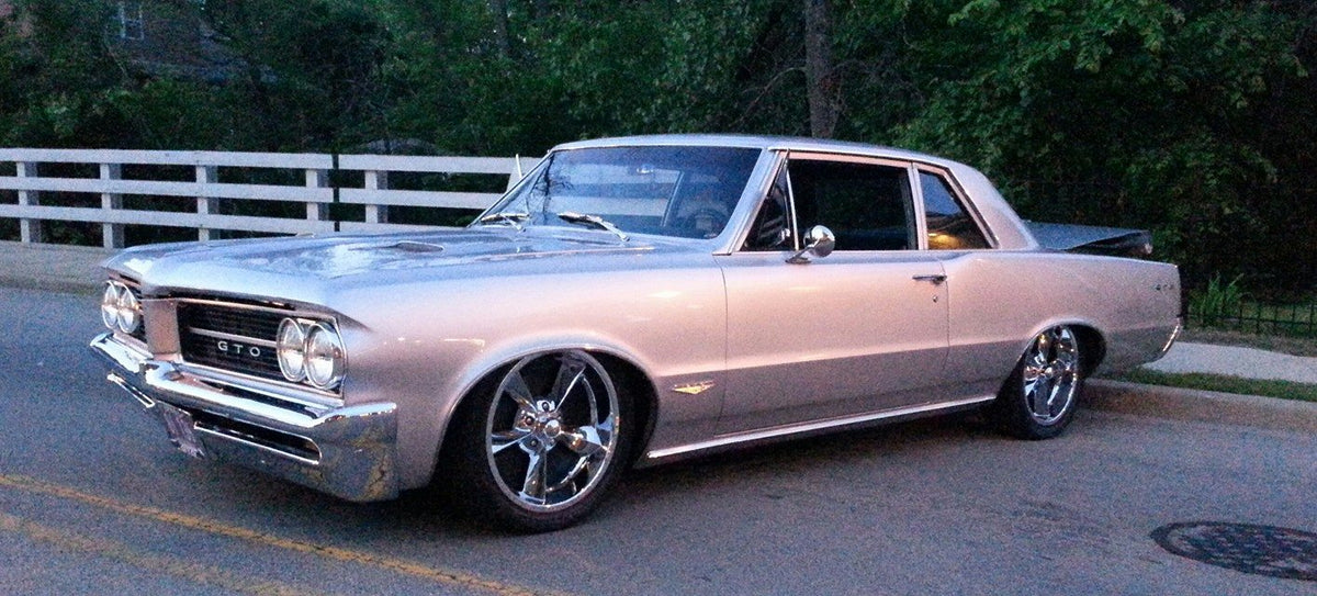 Pontiac vehicle photo